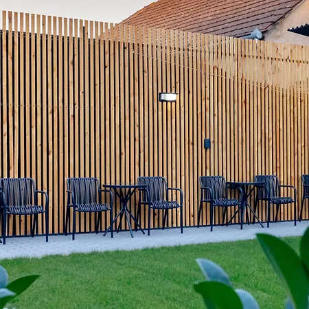 Borg Apartmanhaz * Cegléd